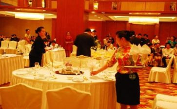 关于餐饮的述职报告7篇