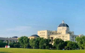 大学励志主题演讲稿5篇