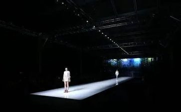 服装t台演讲稿7篇
