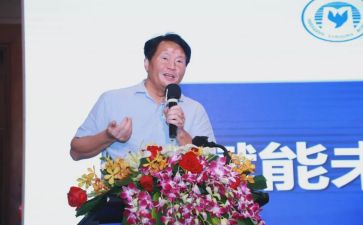 新任小校长述职报告范文6篇