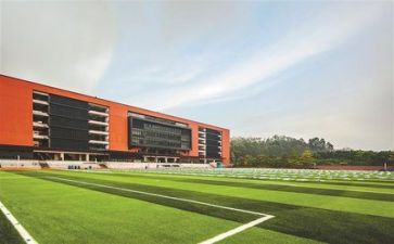 学校精彩的讲话稿5篇