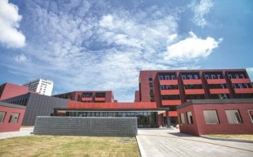学校领导的讲话稿模板5篇