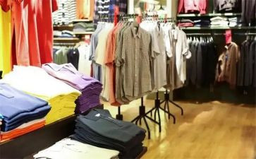 衣服销售员的工作总结5篇